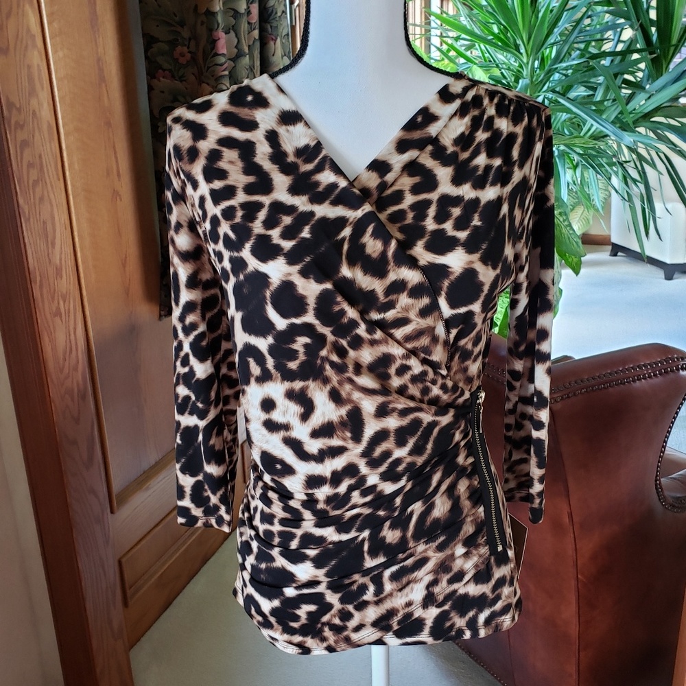 Leopard print top